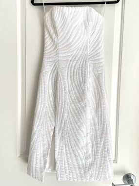 Halpern White Strapless Midi Dress with sequin waves, size‎ XS / EU 34